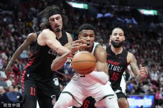 尤其是在突 尤其是在突